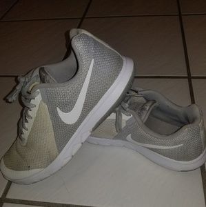 Nike runner lightly worn